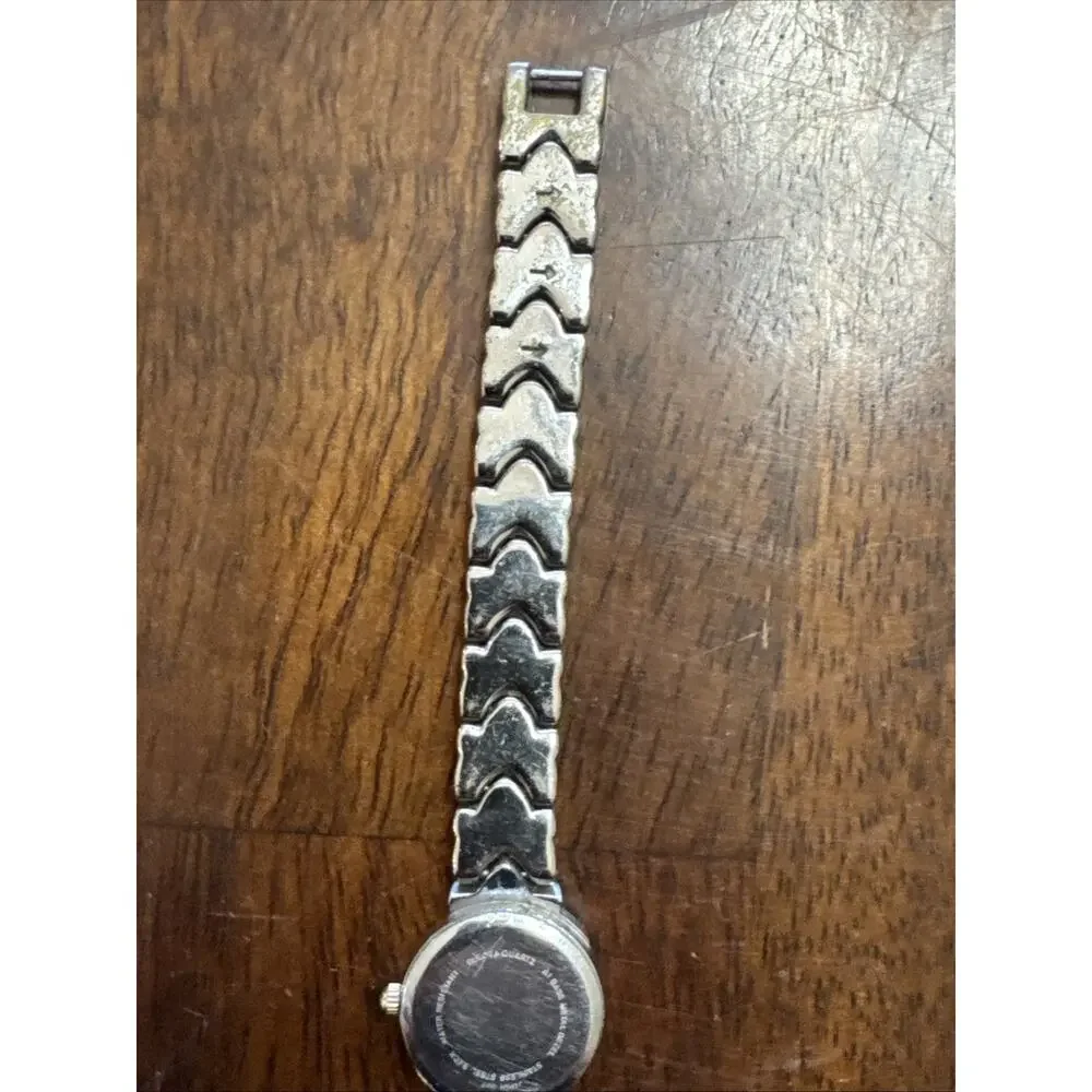 Caravelle Bulova Womens Watch Gold Silver Tone Needs Battery